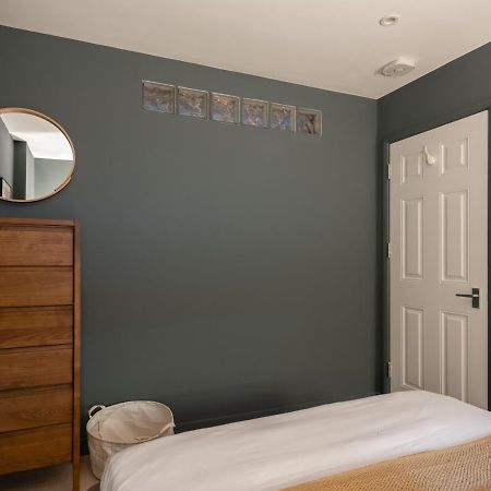 The Heart Of Shepherds Bush - Modern 2Bdr Apartment With Garden London Exterior photo