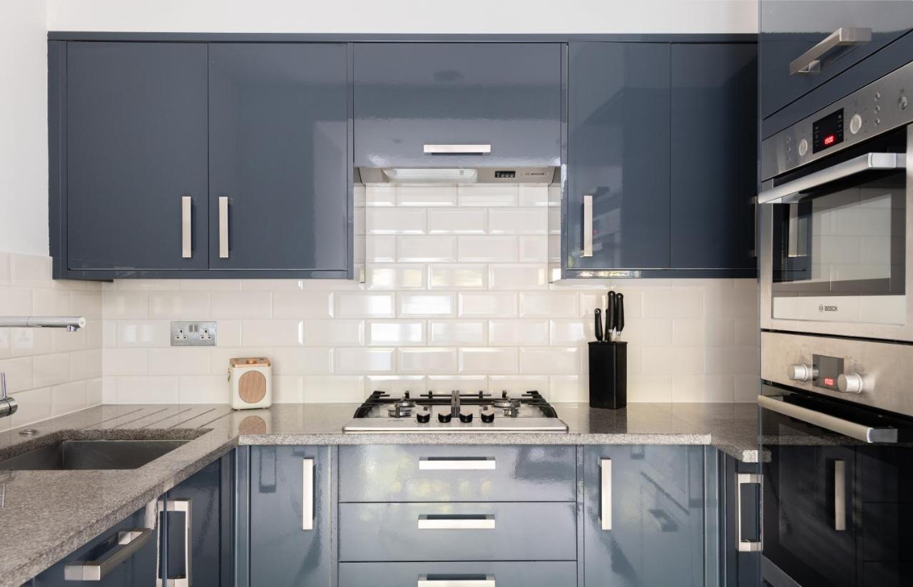 The Heart Of Shepherds Bush - Modern 2Bdr Apartment With Garden London Exterior photo