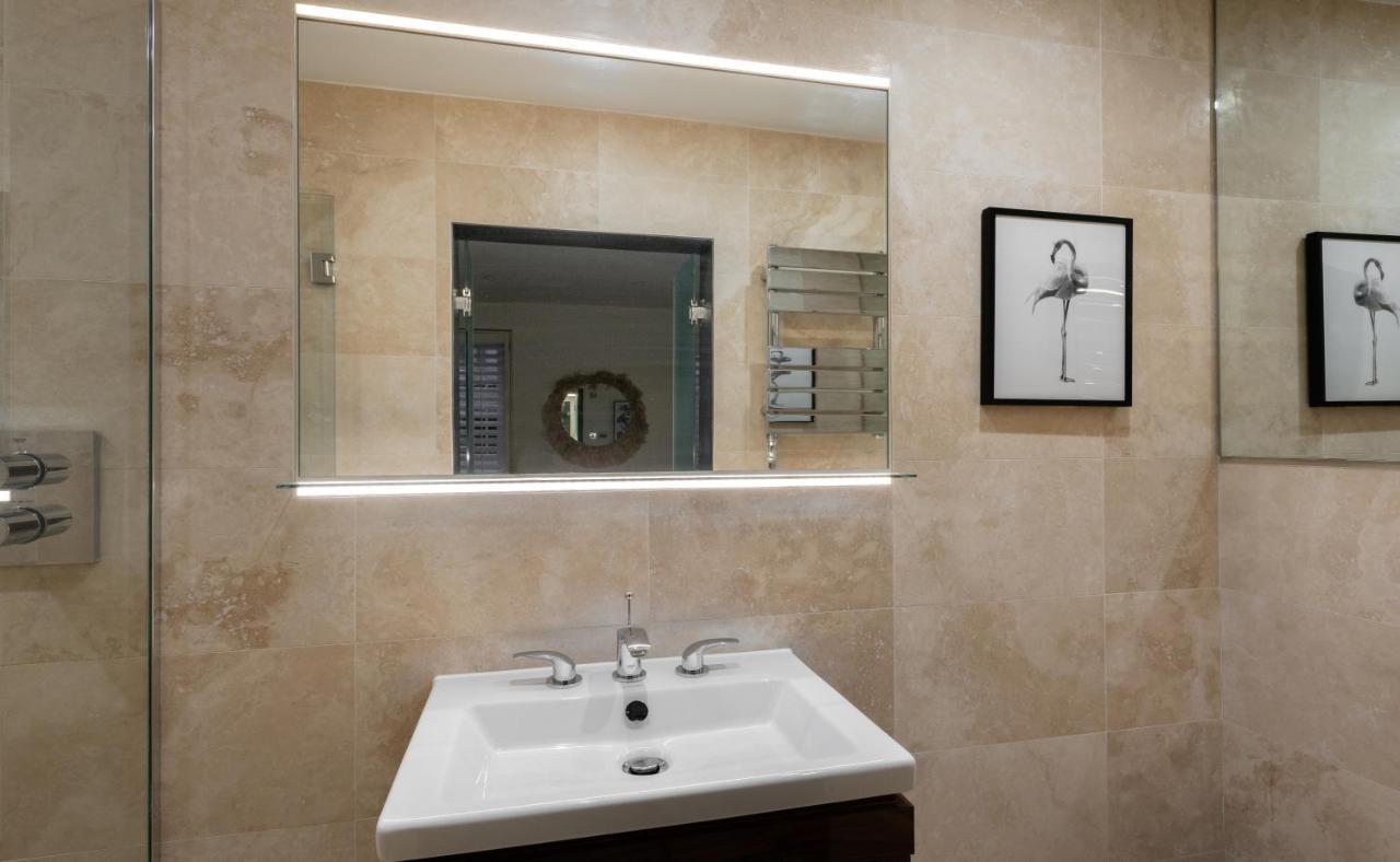 The Heart Of Shepherds Bush - Modern 2Bdr Apartment With Garden London Exterior photo